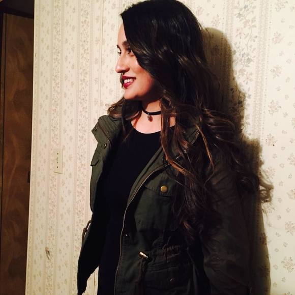 Meet your Posher, Monica - Picture 1 of 1